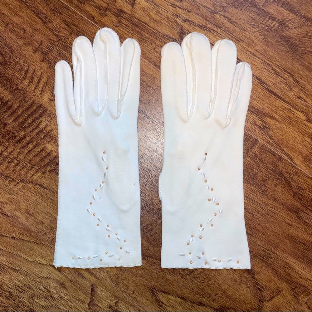 Vintage Wear Right Western Germany Dress Gloves For Women.
